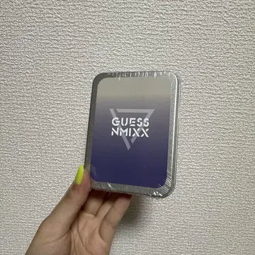 GUESS NMIXX 트레이딩 카드 미개봉