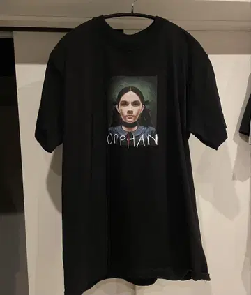 에스터 Orphan T셔츠 영화