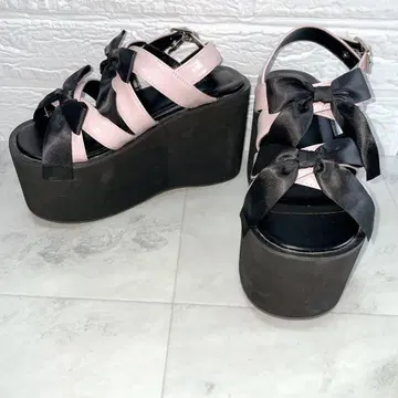 새상품급 DearMyLove 통굽 리본 샌들 핑크 x 블랙 23cm