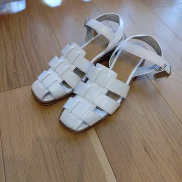 그린 라벨 릴랙싱 구르카 샌들 23 S