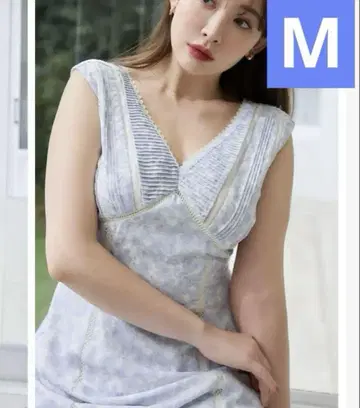 Lace Trimmed Floral Dress herlipto 플로럴