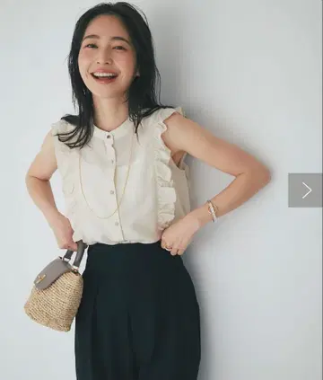 실크 클론 프릴 블라우스