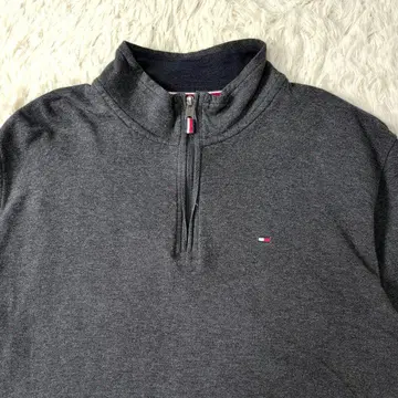TOMMY HILFIGER 맨투맨 하프 지퍼 자수 로고