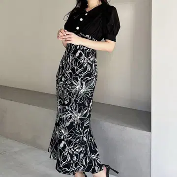 [새상품급] 리젝시 퍼프 슬리브 머메이드 원피스 꽃무늬 코르셋 디자인