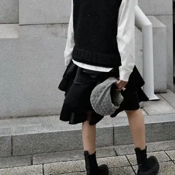 미사용 새상품 택 포함 MACHATT 언밸런스 프릴 스커트 블랙