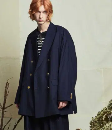 코듀라 울 피크드 라펠 프라임 오버 골드 버튼 더블 블레이저