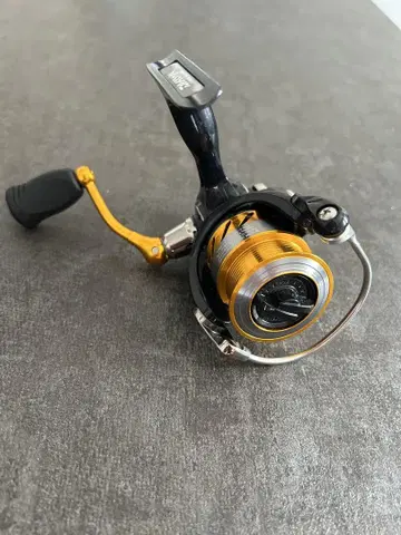 Daiwa REVROS 2004 스피닝 릴
