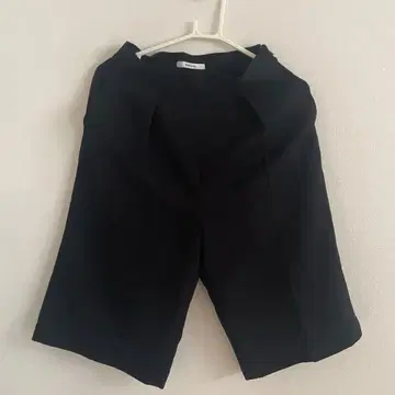 SNIDEL 블랙 하프 팬츠