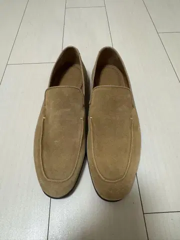 베이지 슬립온 슈즈