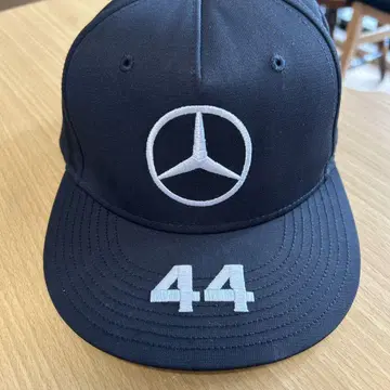 AMG F1 메르세데스 벤츠 캡 해밀턴 착용