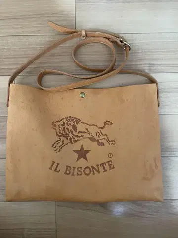 IL BISONTE 베이지 가죽 숄더백