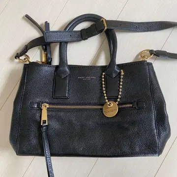 [새상품급] MARC JACOBS 마크제이콥스 숄더백 A4 블랙