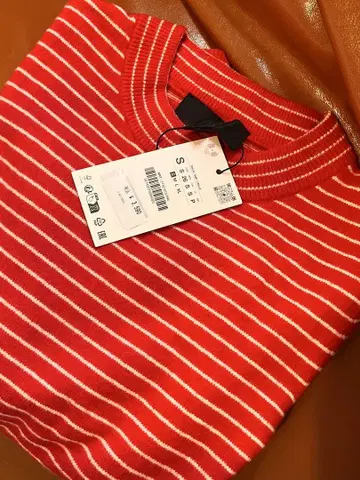 ZARA 긴팔 니트 S 빨간색과 화이트 스트라이프