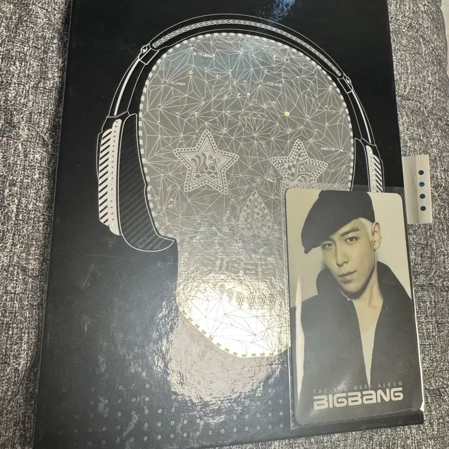 BIGBANG MINI4 CD カード　T.O.P BIGBANG mini4 ALBUM カード付き - メルカリ