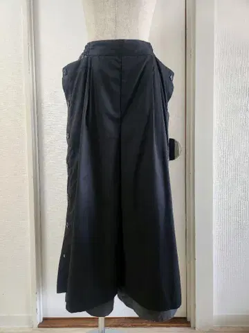 오샤레 워커/kOhAKU 버튼 어레인지 와이드 팬츠