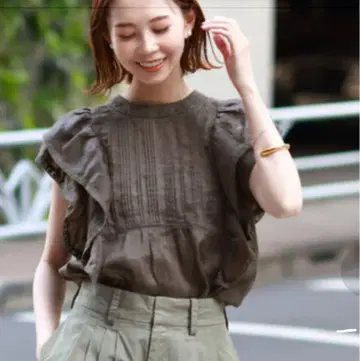 슬로브 이에나 라미 프릴 핀턱 블라우스