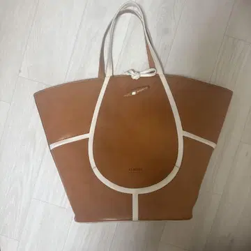 CLAUDIA 브라운 토트백