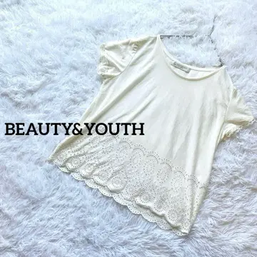 뷰티 앤 유스 반팔 티셔츠 레이스 자수 걸리시 화이트