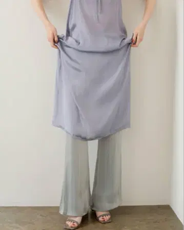 little suzie Crape Satin Flare Pants