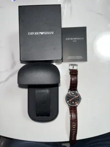 EMPORIO ARMANI 아날로그 시계
