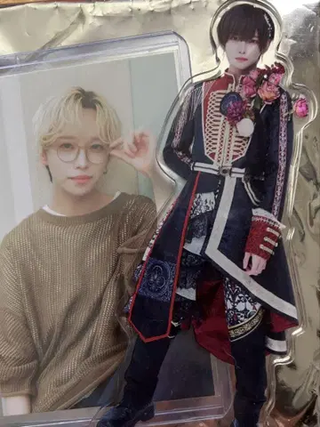 #러브식 료 아크릴 스탠드 & 트레이딩 카드
