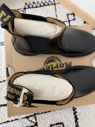 Dr. Martens 첼시 부츠 블랙 UK5