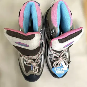 새상품 등산, 트레킹 부츠 방수 여성용 24cm GERRY