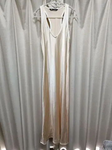 ZARA 새틴 원피스 에크루