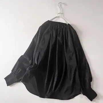 컨디션 최상 BEIGE 베이지 개더 실크 블라우스 블랙 4