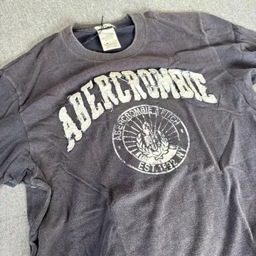 Abercrombie 다크 그레이 티셔츠