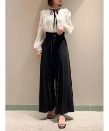 snidel 하이웨이스트 사이드 플리츠 와이드 팬츠