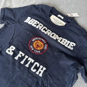 Abercrombie & Fitch 네이비 T셔츠 새상품
