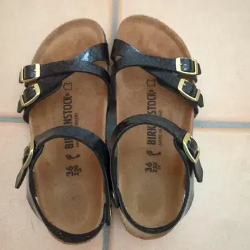 BIRKENSTOCK 블랙 스포츠 샌들 36