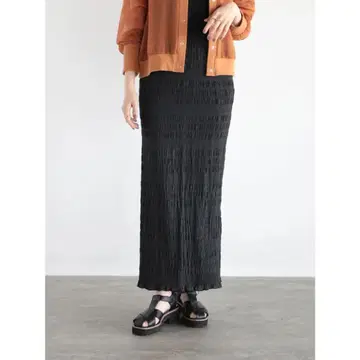 RADIATE 야마다야 셔링 I라인 스커트 블랙