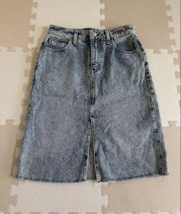 TOMMY JEANS 데님 스커트
