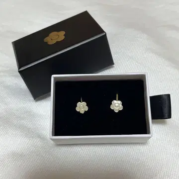 Mary Quant 귀걸이 (화이트)