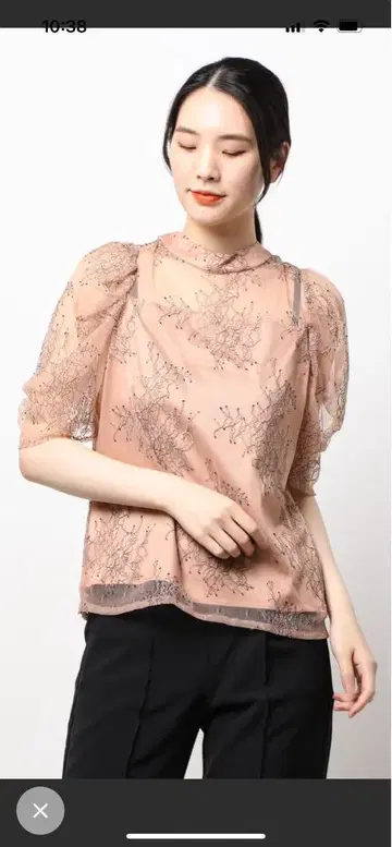 [새상품급] 숄더 턱 레이스 블라우스