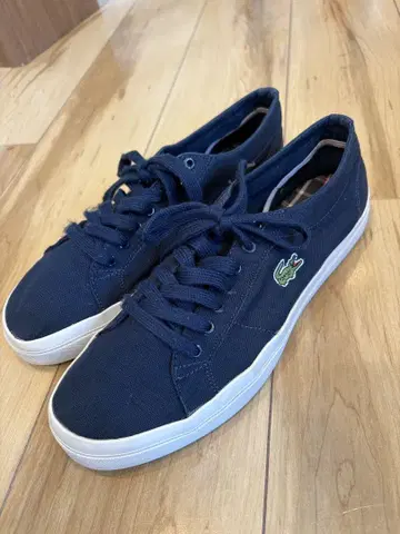 LACOSTE 네이비 캐주얼 스니커즈