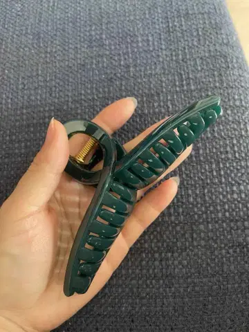 다크 그린 헤어 클립