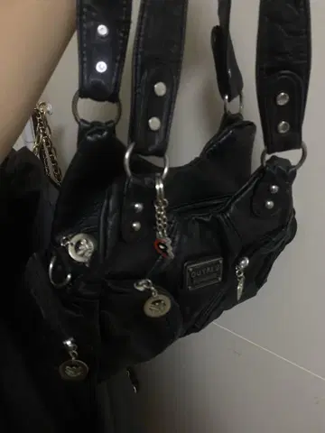 블랙 숄더백 합성 피혁