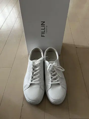FILLIN 화이트 스니커즈