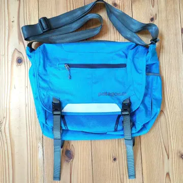 patagonia 파타고니아 메신저 백 파랑