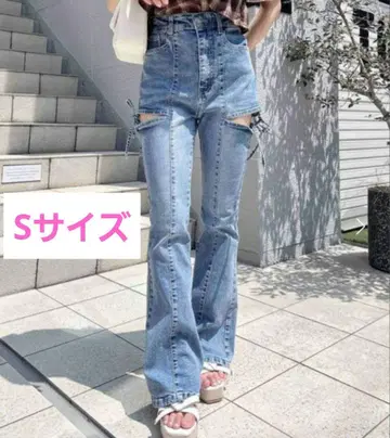 INGNI 사이드 리본 컷 아웃 플레어 데님 팬츠