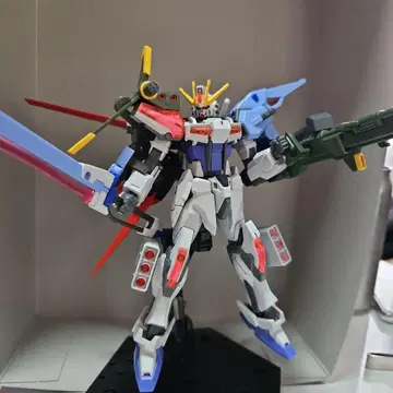 빌드 스트라이크 건담 엑시드 갤럭시 건담 프라모델 정크 조립 완료