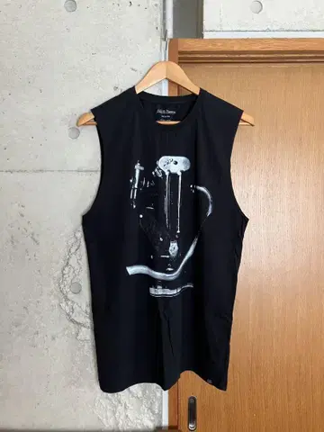 Deus Ex Machina 블랙 탱크탑 M