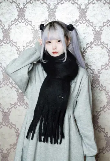 tribal-rose muffler / black
