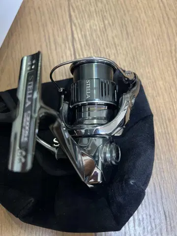 SHIMANO 22 스텔라 C2000S 스피닝 릴