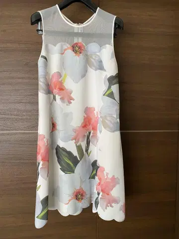 TED BAKER 슬리브리스 원피스 꽃무늬
