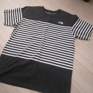 THE NORTH FACE 티셔츠