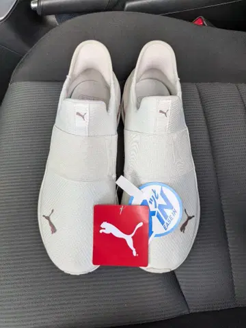 PUMA 화이트 슬립온 택 포함 새상품 23.5cm